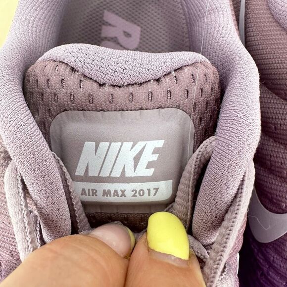 NEW NIKE Women's Air Max 2017 849560 555 Shoes Sneakers Plum Lavender US 6.5 - Picture 9 of 10